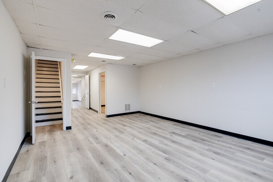 More Photos Of 6419 Harford Rd, Baltimore Office For Sale