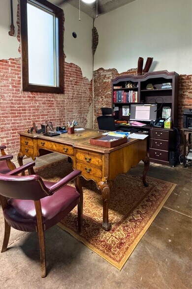 More Photos Of 216 N Bryan Ave, Bryan Office For Sale