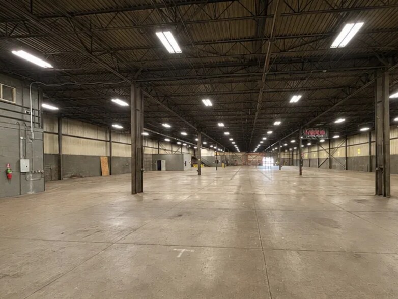 More Photos Of 244 Rex Blvd, Auburn Hills Warehouse For Sale