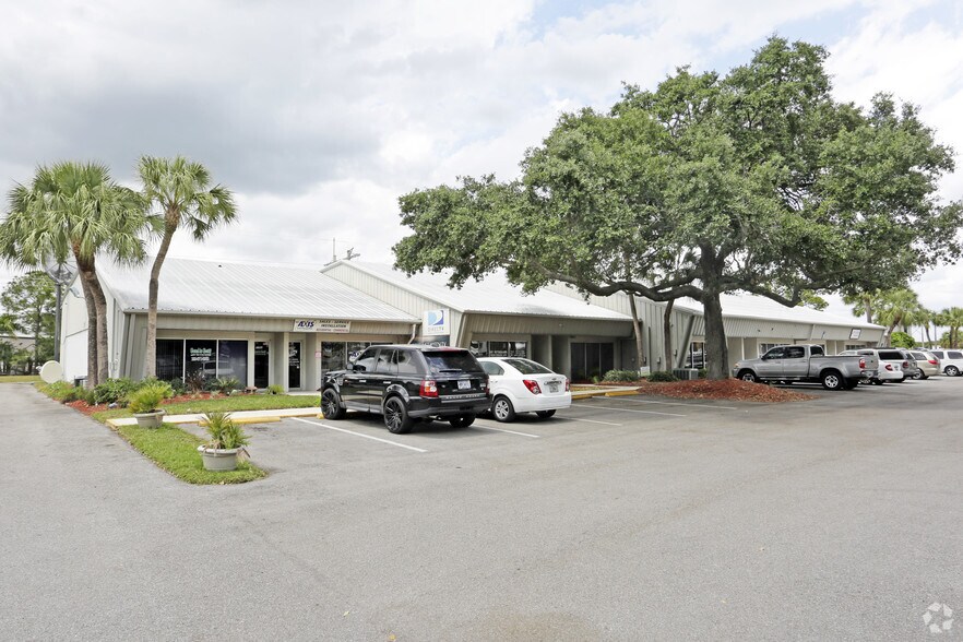 Primary Photo Of 5770-5792 Enterprise Pky, Fort Myers Light Distribution For Lease