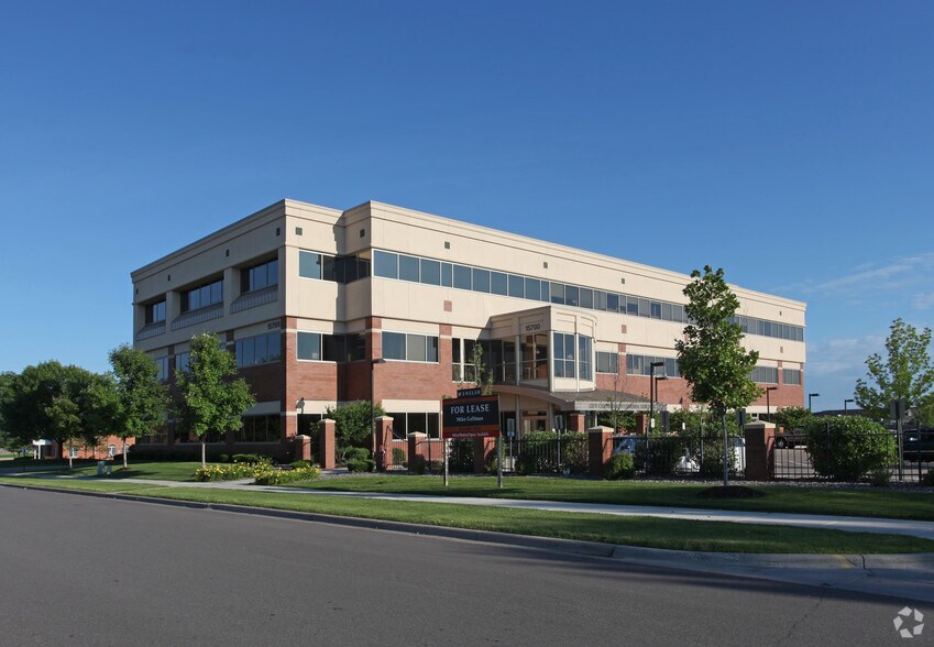 More Photos Of 15700 37th Ave N, Plymouth Medical For Lease
