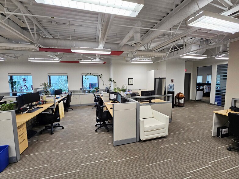 More Photos Of 1515 Broadway St, Port Coquitlam Warehouse For Sale