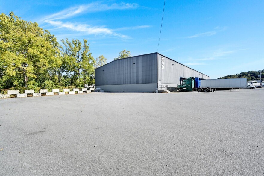 More Photos Of 280 Grand St, Hamburg Warehouse For Sale