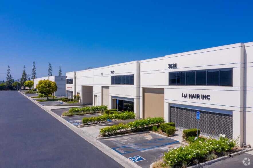 More Photos Of 7617-7621 Somerset Blvd, Paramount Unknown For Lease