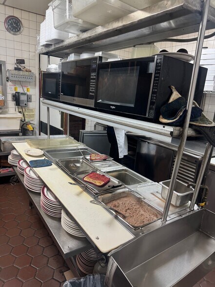 More Photos Of 50285 Mound Rd, Shelby Township Specialty For Sale