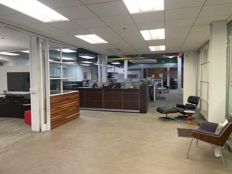 More Photos Of 1900 Lowe St, Pittsburgh Warehouse For Lease