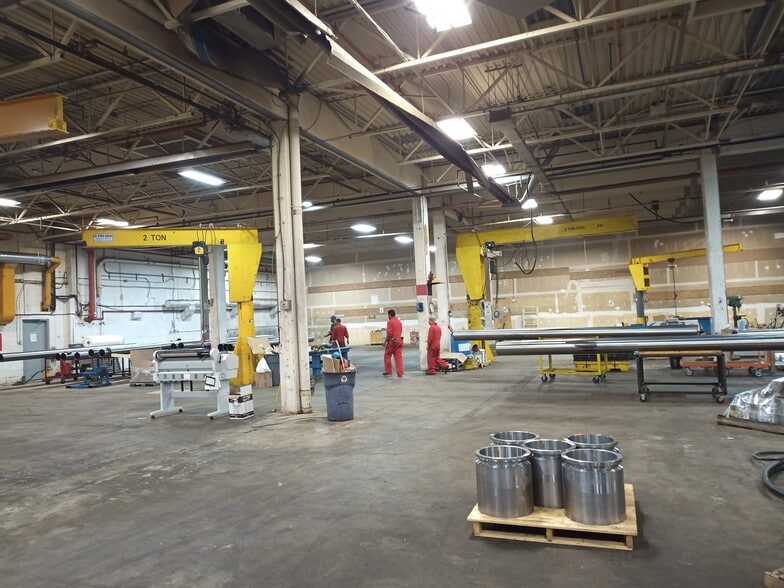 More Photos Of 4357 54 Av SE, Calgary Warehouse For Lease