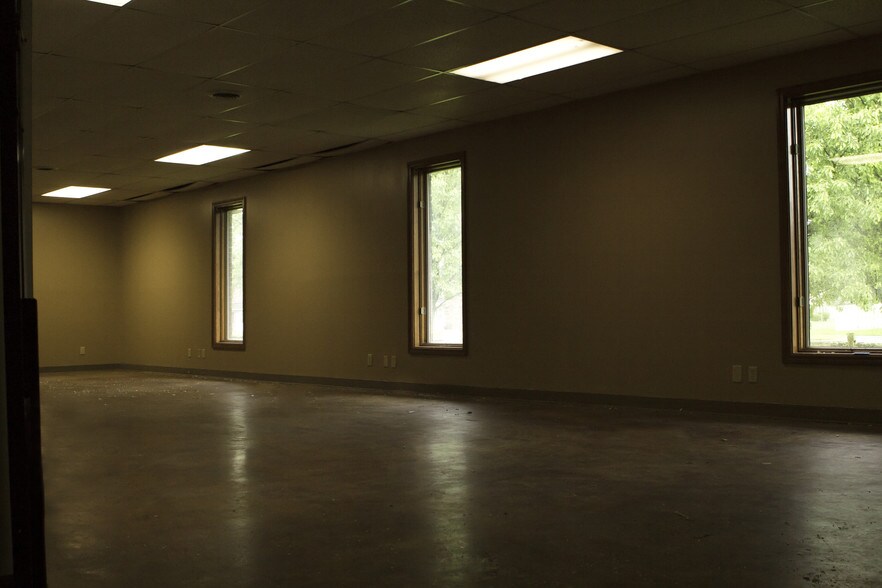 More Photos Of 210-240 Professional Ct, Lafayette Office For Sale