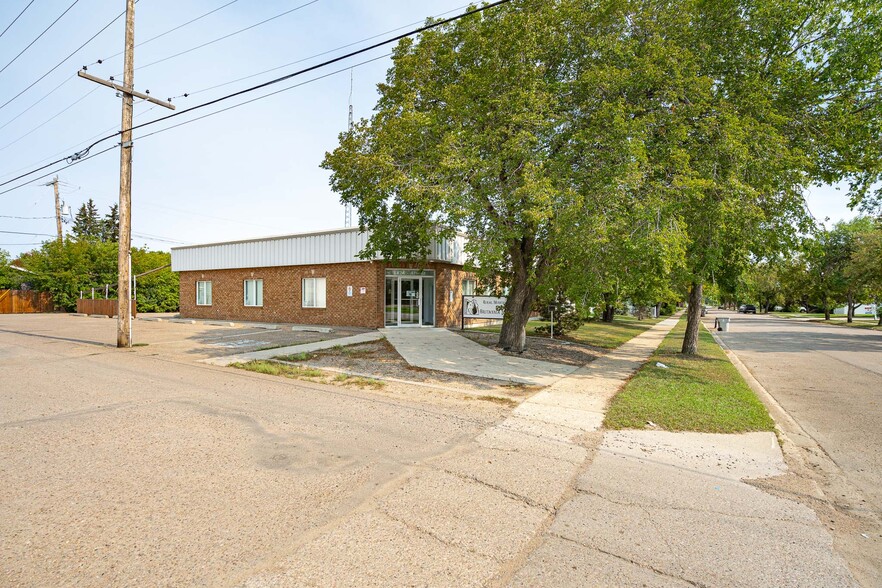 Primary Photo Of 4824 47 St, Lloydminster Office For Sale