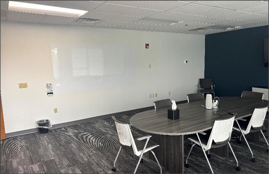More Photos Of 4010 Executive Park Dr, Sharonville Office For Lease