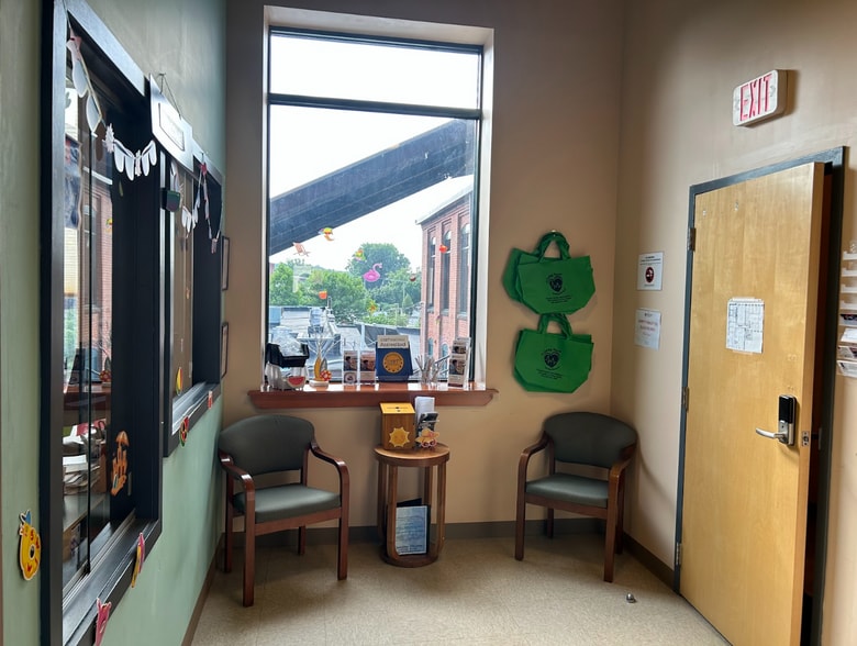 More Photos Of 306 Race St, Holyoke Medical For Lease
