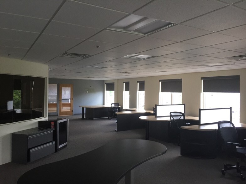 421 Merrimack St, Methuen, MA 01844 For Lease