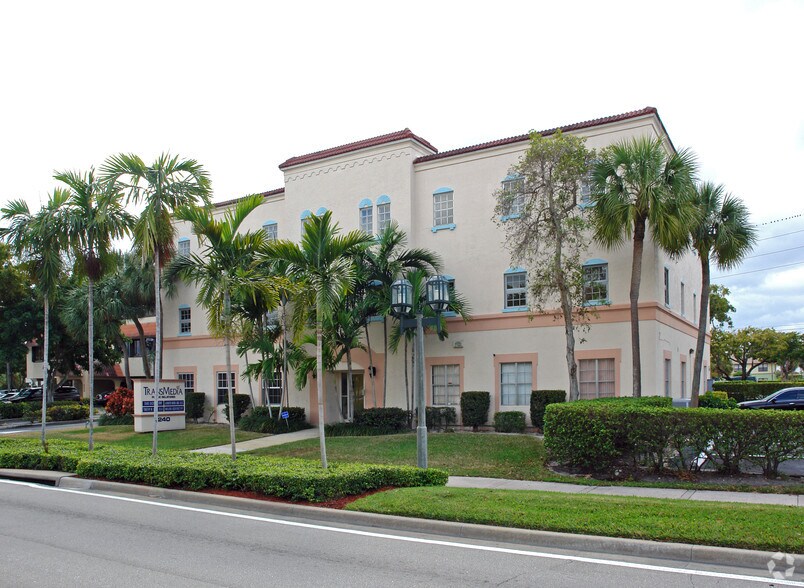 More Photos Of 240 W Palmetto Park Rd, Boca Raton Medical For Lease