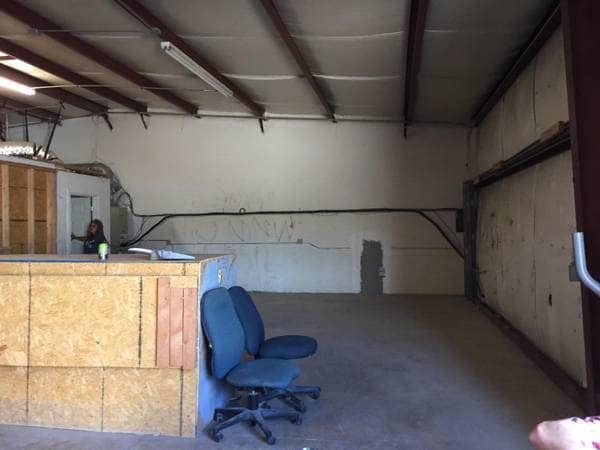 More Photos Of 800 N Jefferson St, Springdale Warehouse For Lease