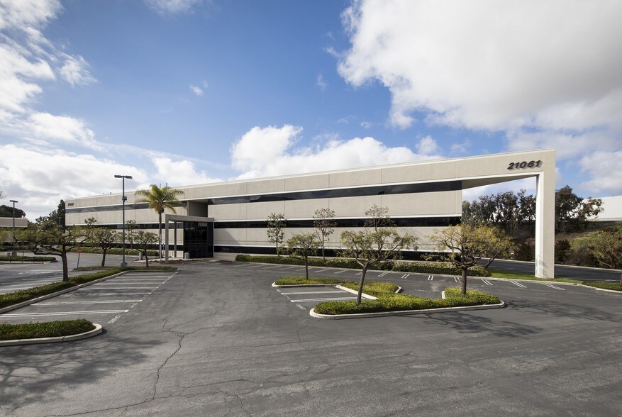More Photos Of 21061 S Western Ave, Torrance Office For Lease
