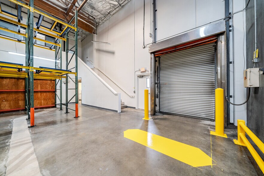 More Photos Of 4565 Firestone Blvd, South Gate Unknown For Lease
