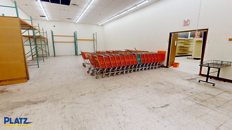 More Photos Of 4317-4341 Kirk Rd, Youngstown Storefront For Lease