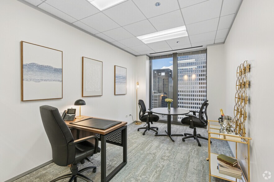 More Photos Of 700 Louisiana St, Houston Coworking Space