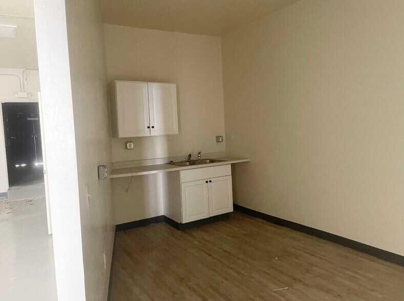 More Photos Of 208-210 E Ocean Ave, Lompoc Storefront For Lease