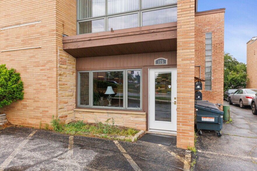 More Photos Of 175 N Washington St, Wheaton Office Residential For Sale
