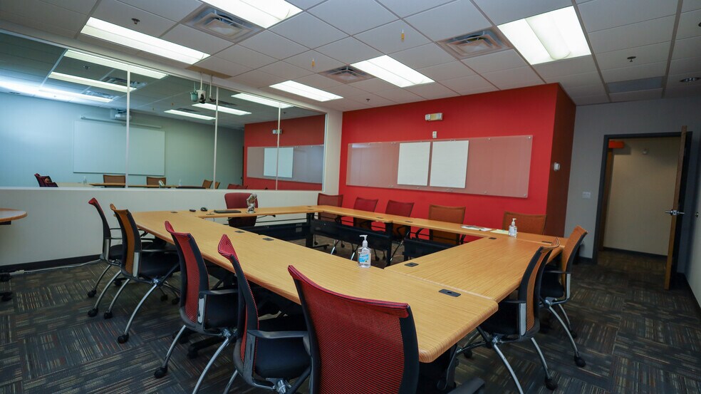 More Photos Of 7560 Red Bug Lake Rd, Oviedo Medical For Lease