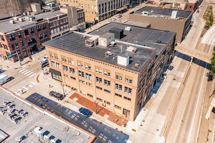 More Photos Of 202 E Superior St, Duluth Office For Sale