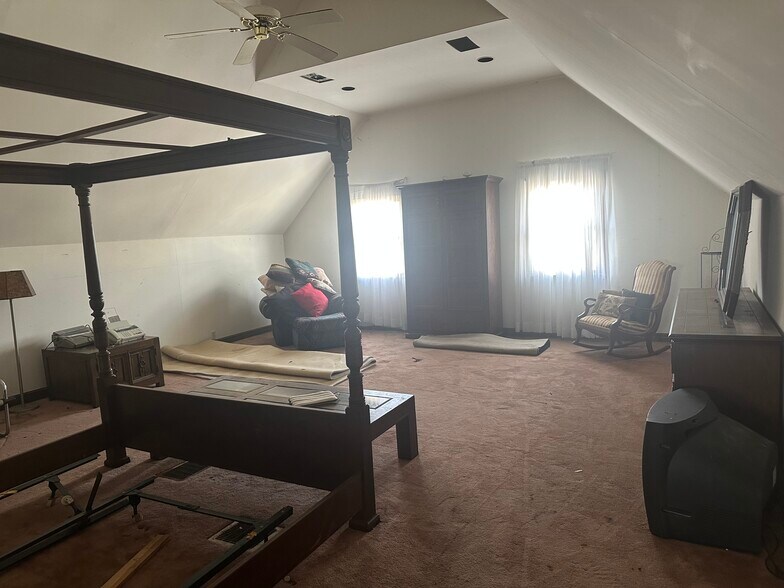 More Photos Of 1677 Main St, Buffalo General Retail For Sale