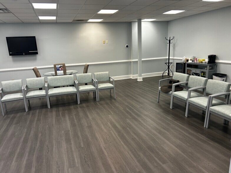 More Photos Of 1345 Hembree Rd, Roswell Medical For Lease