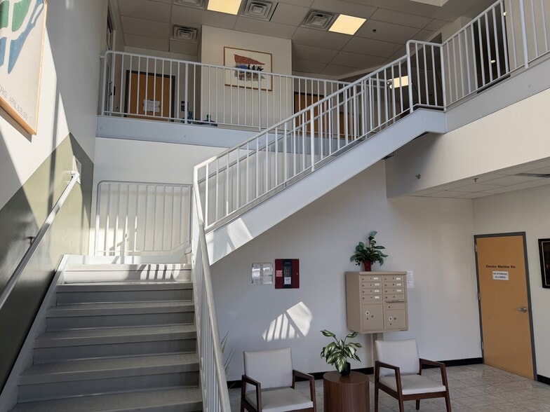 More Photos Of 26 Parkridge Rd, Haverhill Research And Development For Lease