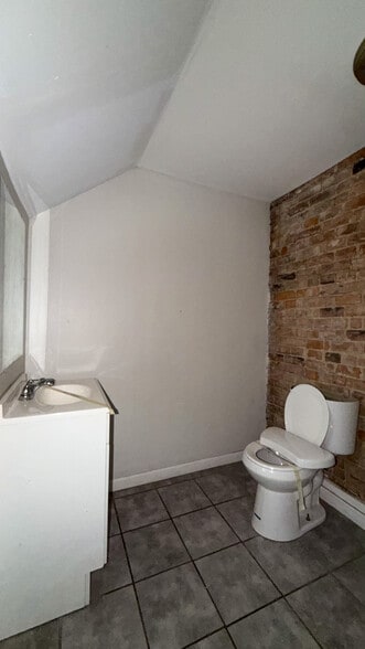 More Photos Of 2478 Paris St, Cincinnati Multifamily For Sale