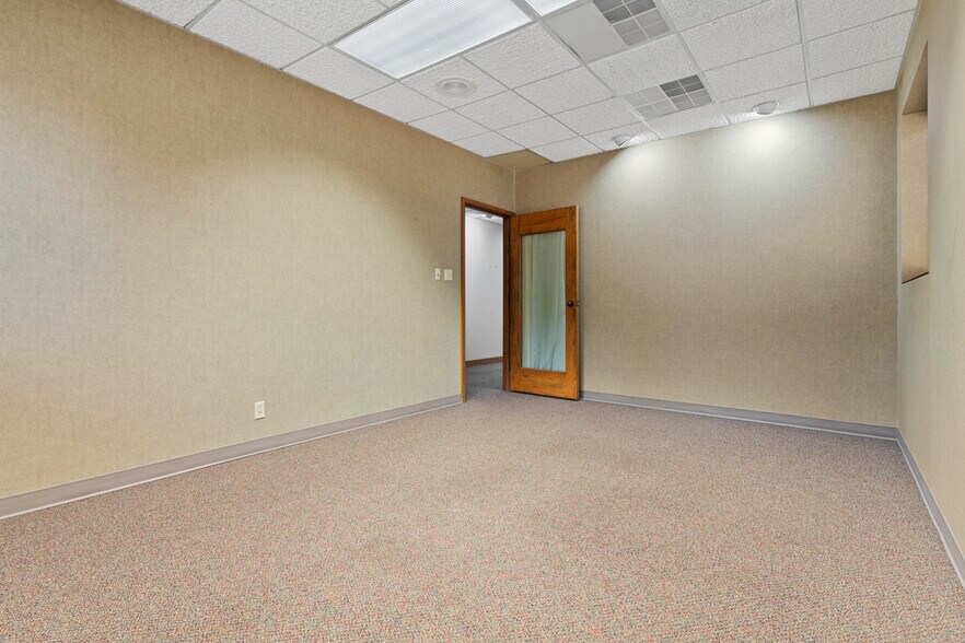 More Photos Of 915 Judson Rd, Longview Office Residential For Sale
