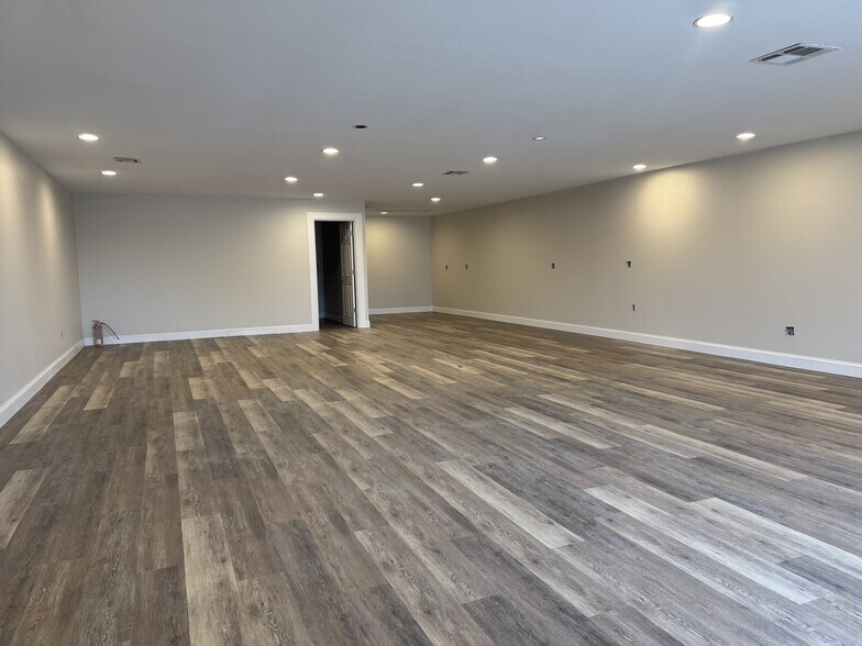 More Photos Of 719 E 141st St, Glenpool Storefront Retail Office For Lease