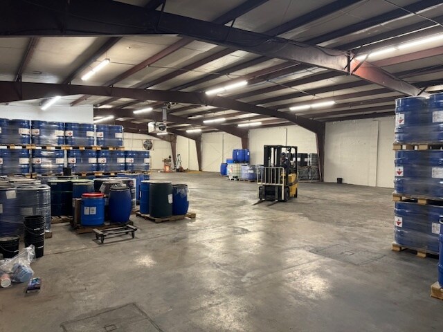 More Photos Of 3400 Silas Ave, Charlotte Warehouse For Lease