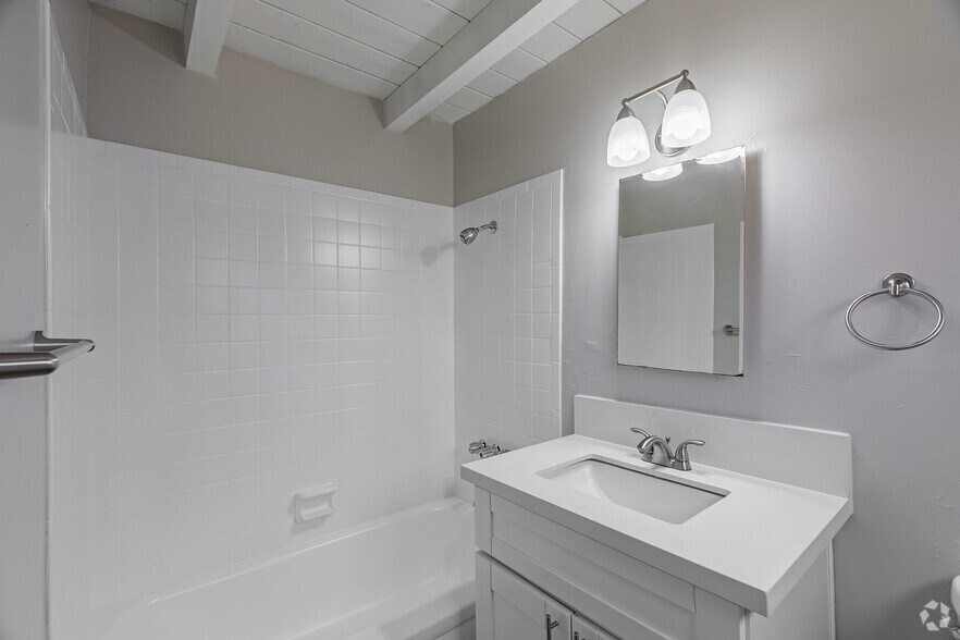 More Photos Of 5747 Lauretta St, San Diego Apartments For Sale