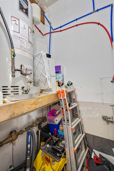 More Photos Of 13394 Broadway St, Alden Freestanding For Sale