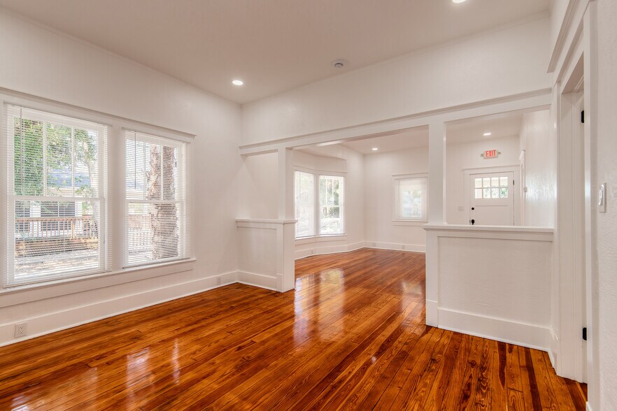 More Photos Of 306 Washington St, New Smyrna Beach Medical For Sale