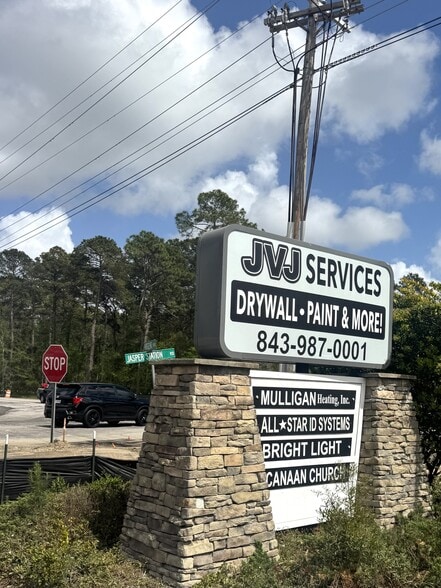 More Photos Of 3229 Argent Blvd, Ridgeland Showroom For Lease