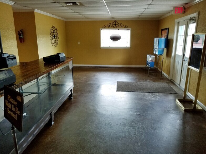 More Photos Of 1017 S Columbia Dr, West Columbia Restaurant For Sale