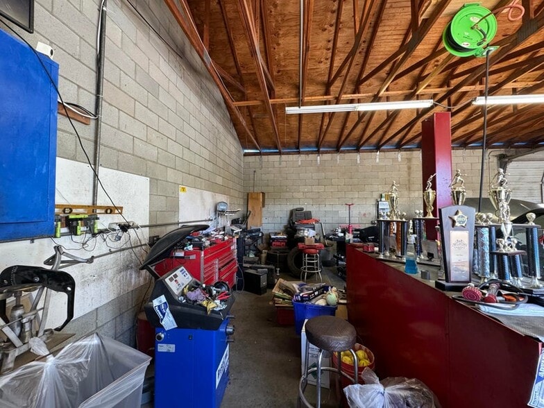 More Photos Of 49927 Twentynine Palms Hwy, Morongo Valley Auto Repair For Sale