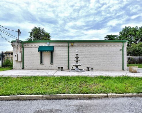 More Photos Of 120 N Mesquite St, San Antonio Medical For Lease