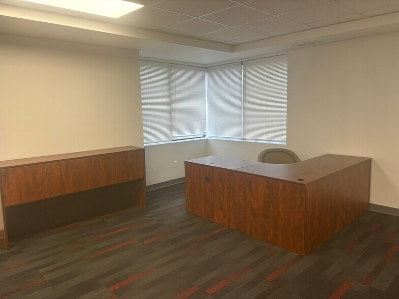 More Photos Of 29 Noblestown Rd, Carnegie Office For Lease