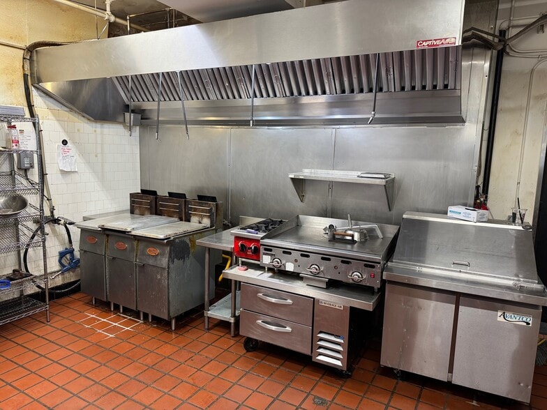 More Photos Of 941 Pearl St, Eugene Restaurant For Lease