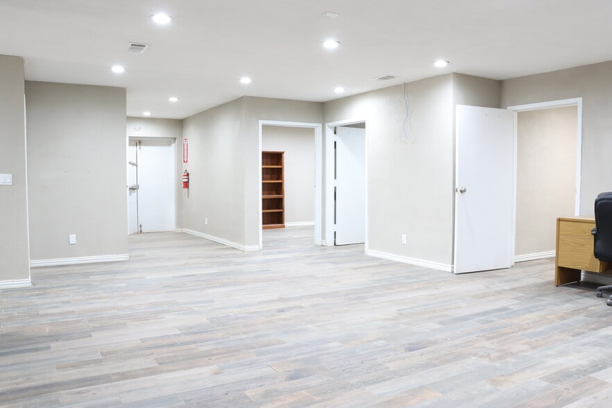 More Photos Of 2403 Avenue O, Eunice Industrial For Sale