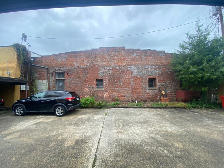 More Photos Of 100 S Water St, Elizabeth City General Retail For Sale