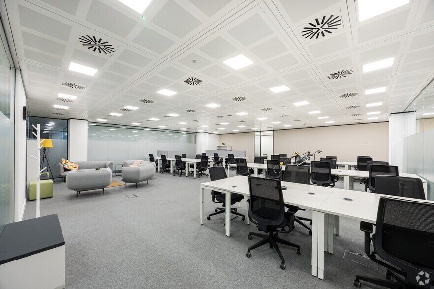 More Photos Of 35 New Broad St, London Coworking Space