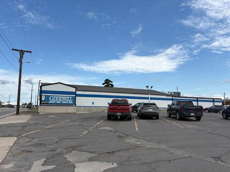 More Photos Of 1202 NW 4th St, Grand Rapids Freestanding For Sale