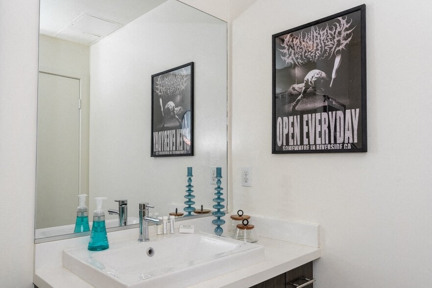 More Photos Of 3750 Main St, Riverside Apartments For Lease