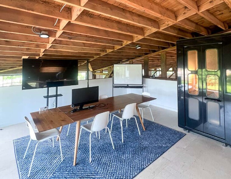 More Photos Of 7024 N Richards St, Portland Warehouse For Sale