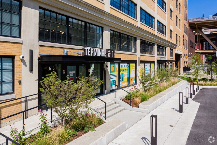 More Photos Of 615 First Ave, Pittsburgh Apartments For Lease