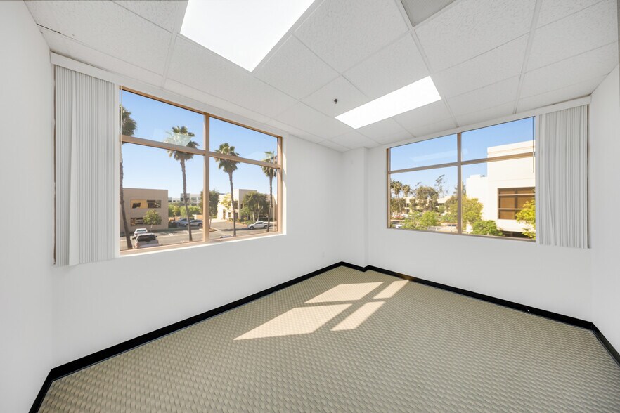 More Photos Of 67 Peters Canyon Rd, Irvine Business Park For Sale